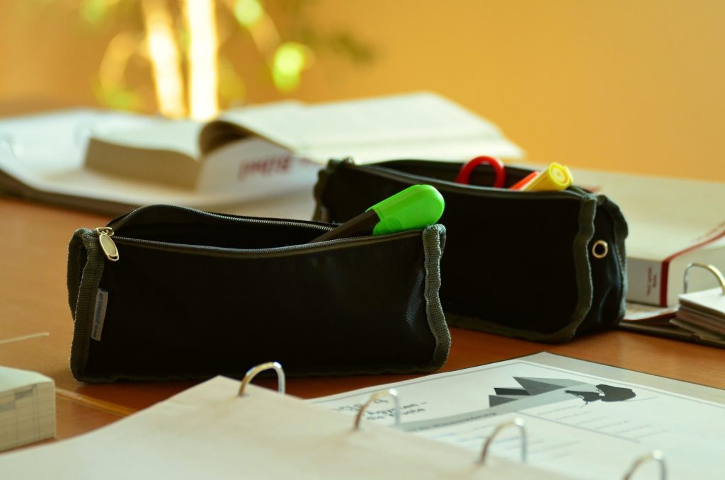 جامدادی های بهرود استور